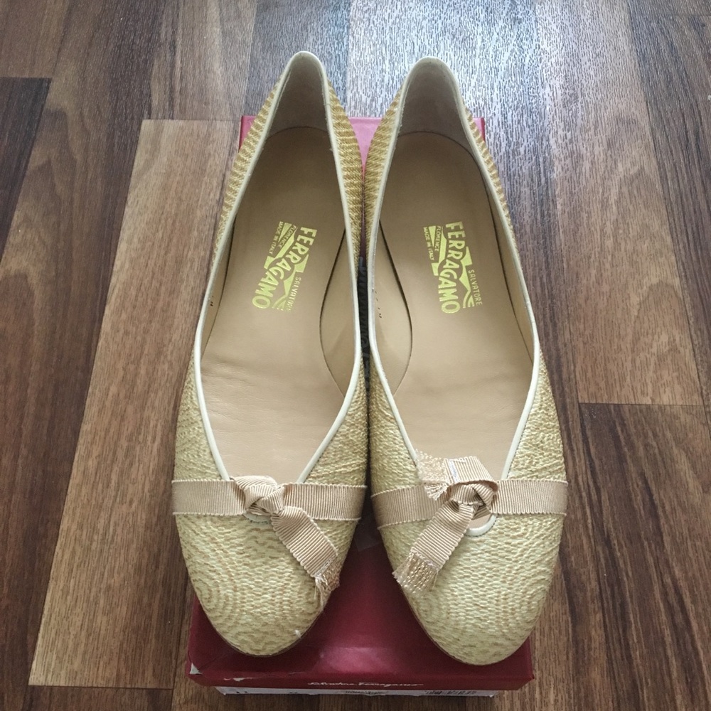 NWB 🆕 Salvatore Ferragamo Flats